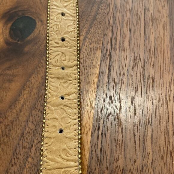 Tan and gold Floral Studded tone belt and buckle size 31” - Picture 5 of 7